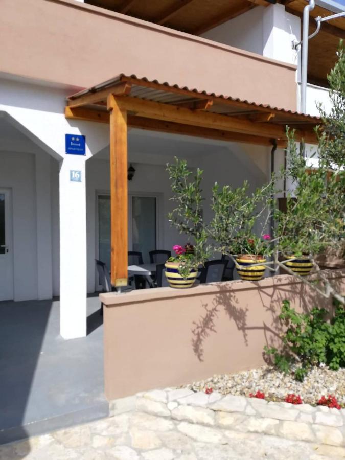 Apartments Zvonimir Privlaka  Zewnętrze zdjęcie